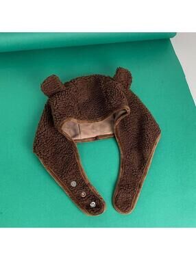 Essential vintage y2k style fuzzy teddy bear ear brown hat. Has 3 magnetic